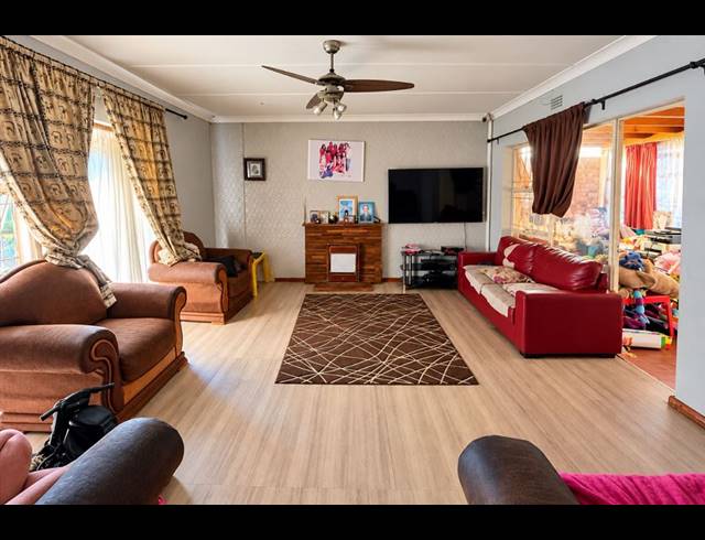 3 BEDROOM FREESTANDING FOR SALE IN ALLEN GROVE